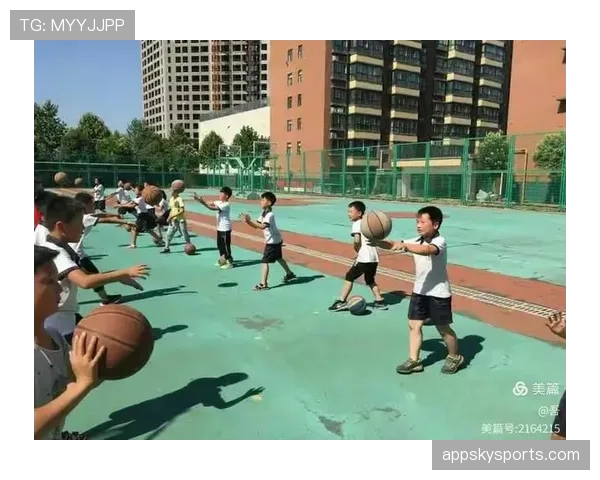 投篮动作判定规则解析：三步上篮与投篮之间的界限如何界定